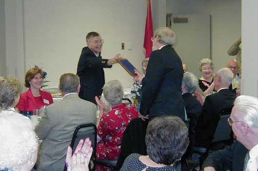 ban18.jpg (20944 bytes)