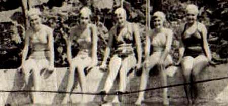 girlssha.jpg (20756 bytes)