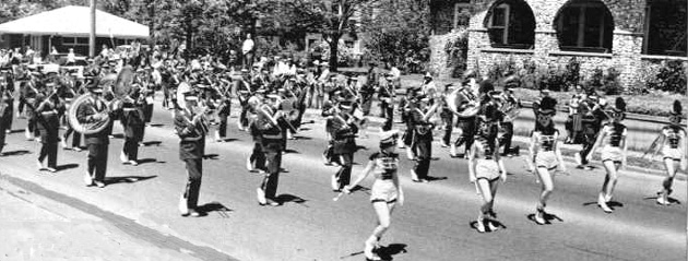band.jpg (84163 bytes)